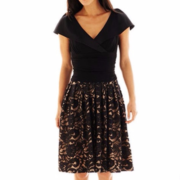 Scarlett V-Neck Lace Overlay Dress 6, 8, 14 - Picture 1 of 2